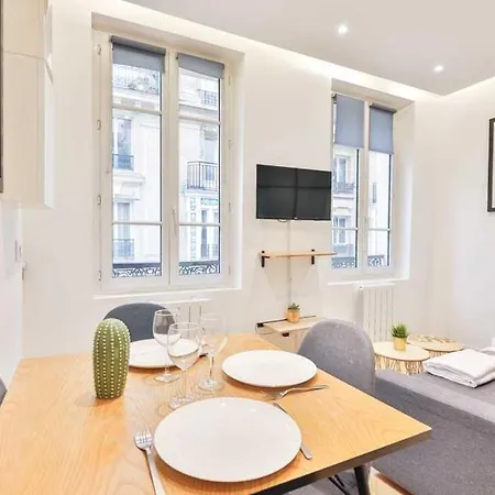 Apartment Charming Haven In The Heart Of Le Marais